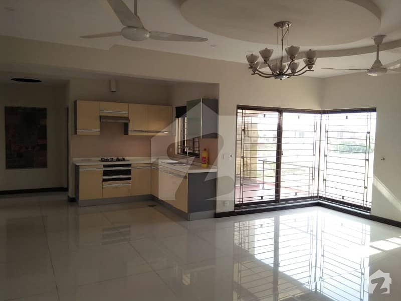 DHA PHASE 3 VERY LOW PRICE KANAL BANGLOW AVAILABLE FOR RENT
