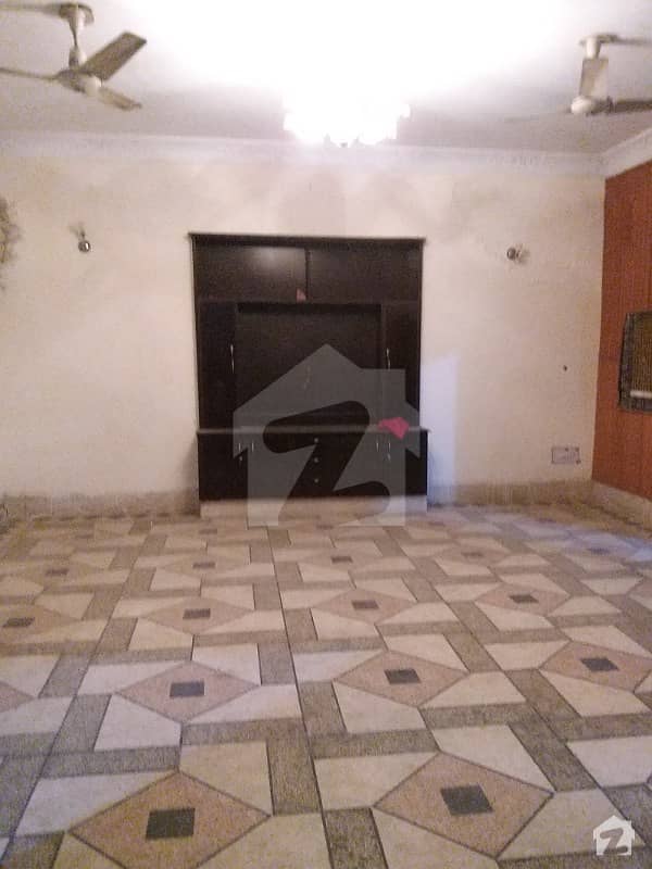 15 Marla House For Rent 3 beds ideal  Location At Samanabad