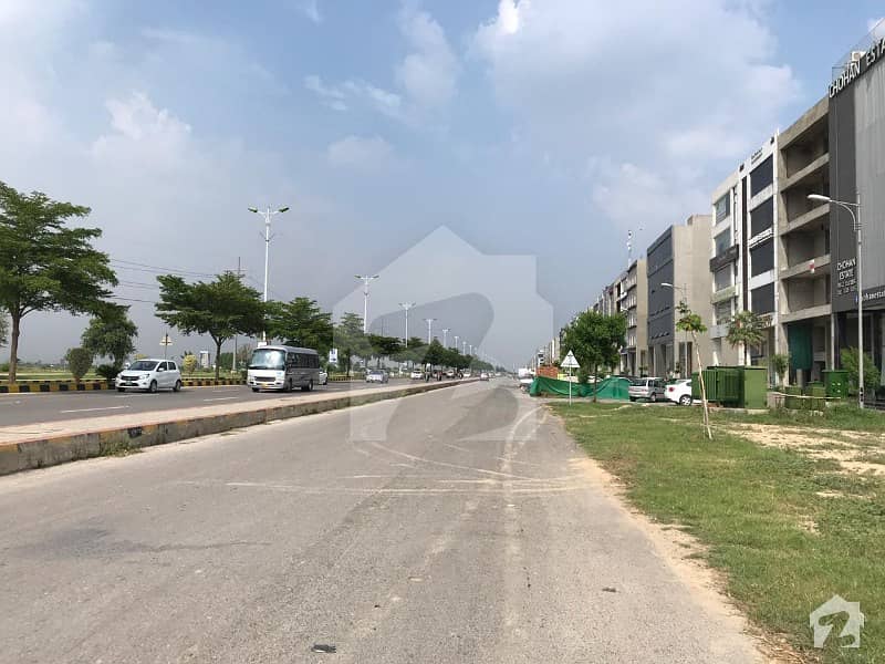 4MARLA COMMERCIAL PLOT FACING PARKING FOR SALE
