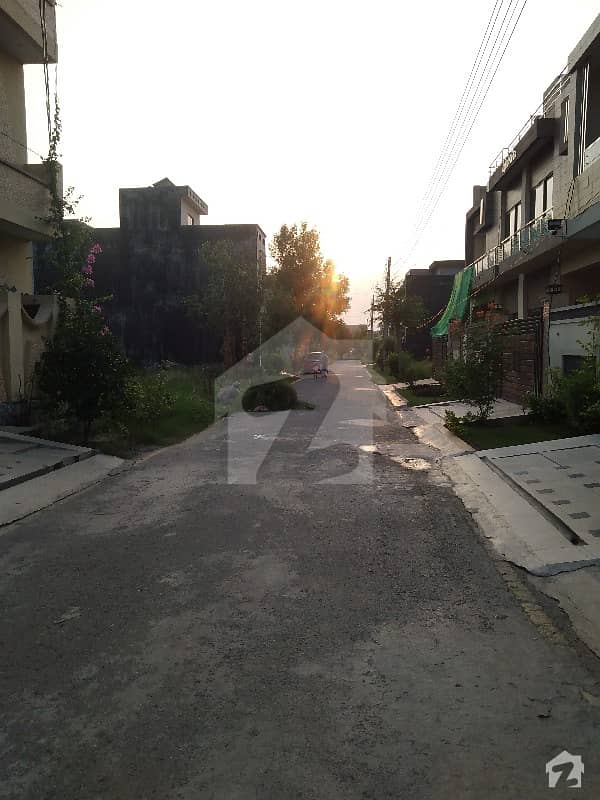 5 Marla Clear Plot For Sale In Eden Boulevard Near College Road Lahore
