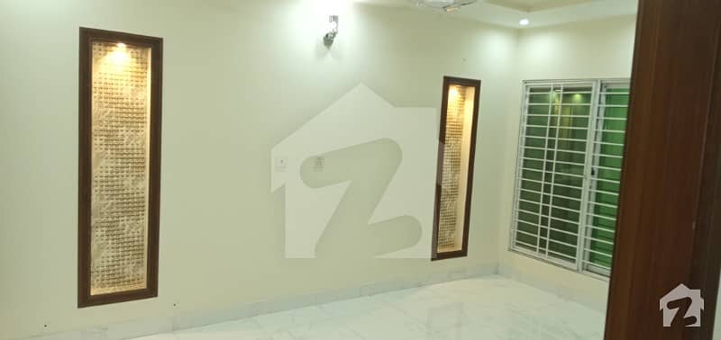 ایڈن ایگزیکیٹو ایڈن گارڈنز فیصل آباد میں 3 کمروں کا 6 مرلہ مکان 1. 25 کروڑ میں برائے فروخت۔