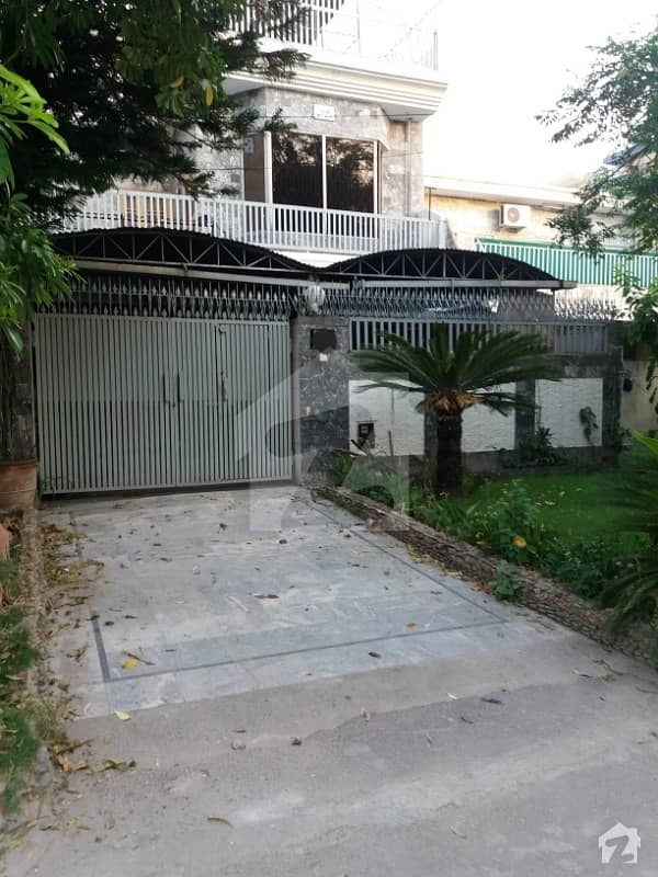 G8-1 30*70,big street double story house for urgent sale very good condition