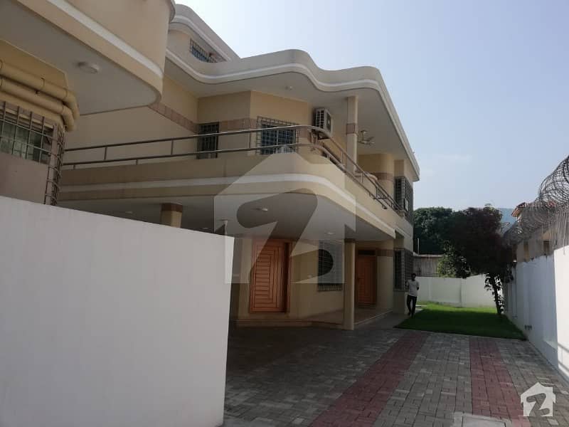 F62 Excellent Location New House For Rent 4 Beds On 600 Sqyd