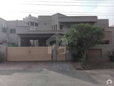 Here Is A Good Opportunity To Live In A Well-Built House Here Is A Good Opportunity To Live In A Well-Built House