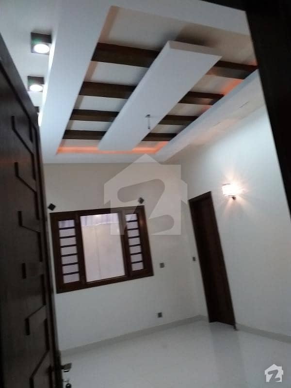 300 Square Yards 3Bed Drawing Dinning Tv Lounge Ground Floor Car Parking Almost New Portion