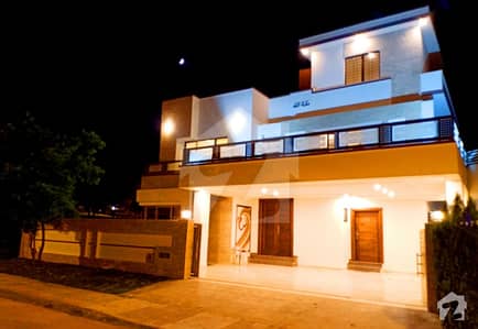 Near Boulevard New Designer House Near Boulevard New Designer House