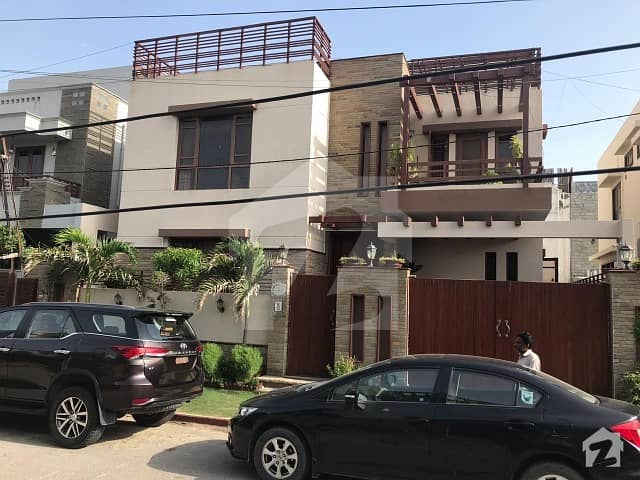 ڈی ایچ اے فیز 6 ڈی ایچ اے کراچی میں 4 کمروں کا 12 مرلہ مکان 7.35 کروڑ میں برائے فروخت۔