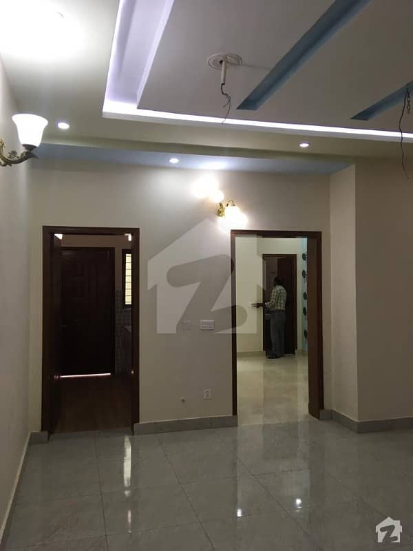 کیولری گراؤنڈ لاہور میں 3 کمروں کا 5 مرلہ مکان 1.6 کروڑ میں برائے فروخت۔