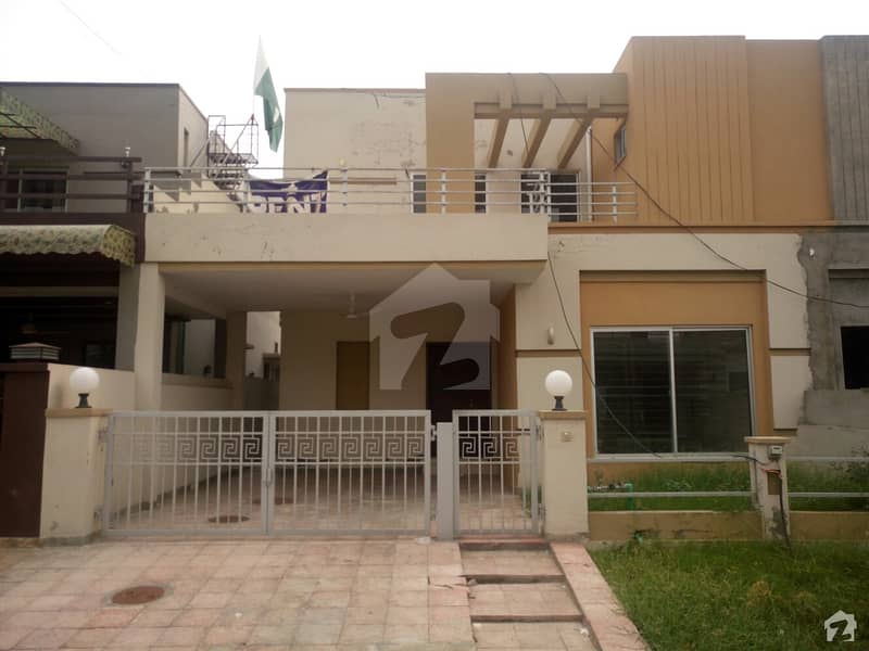Well-Built House Available On Good Location Well-Built House Available On Good Location