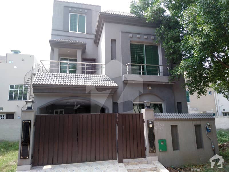 Brand New 5 Marla House AA Block Bahria Town Lahore