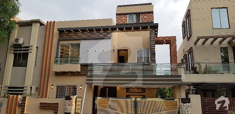 Designer Finished 10 Marla Vvip Class House For Sale In Bahria Town Lahore