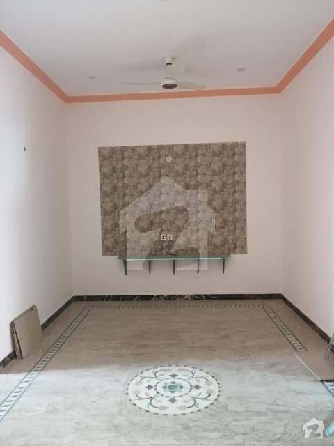 Johar Town 6 Marla 2nd Floor Upper Portion For Rent Near Shoukat Khanum Hospital Main Road Easy Approach Near  Mosque+market And Park Also Available