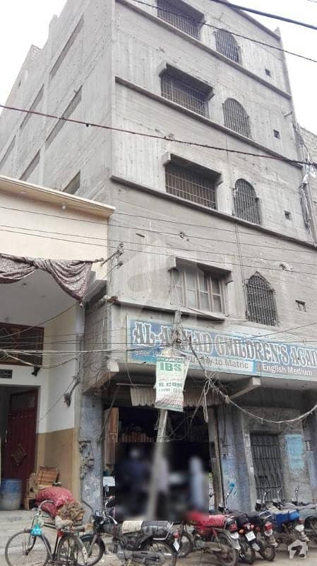 سندھ انڈسٹریل ٹریڈنگ اسٹیٹ (ایس آئی ٹی ای) کراچی میں 11 کمروں کا 4 مرلہ عمارت 5 کروڑ میں برائے فروخت۔
