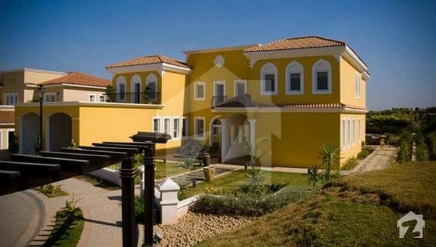 5 Bed Rooms Villa Next To Corner Available With Easy Installment Plan