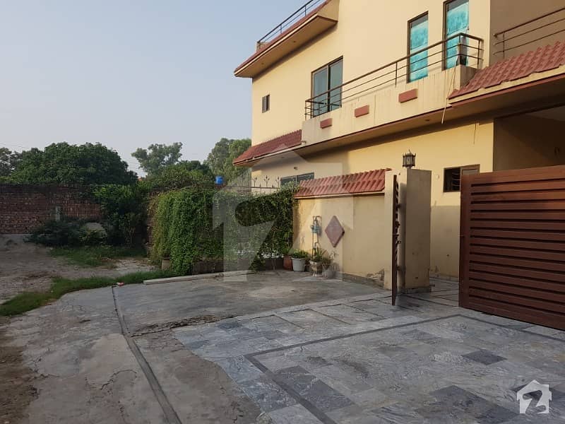 12 Marla Double Story Corner House At Beautiful Location Lahore Press