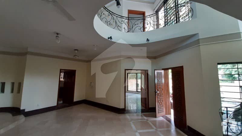 One Kanal Corner And Near Park House Available For Sale In Dha 4 Cc Block Lahore