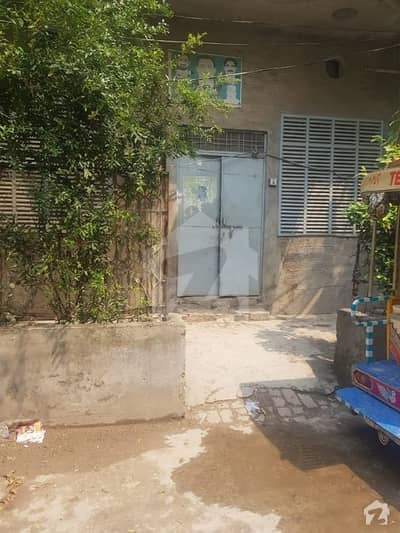 4 Marla house 1st portion available for rent in people's colony Y Block