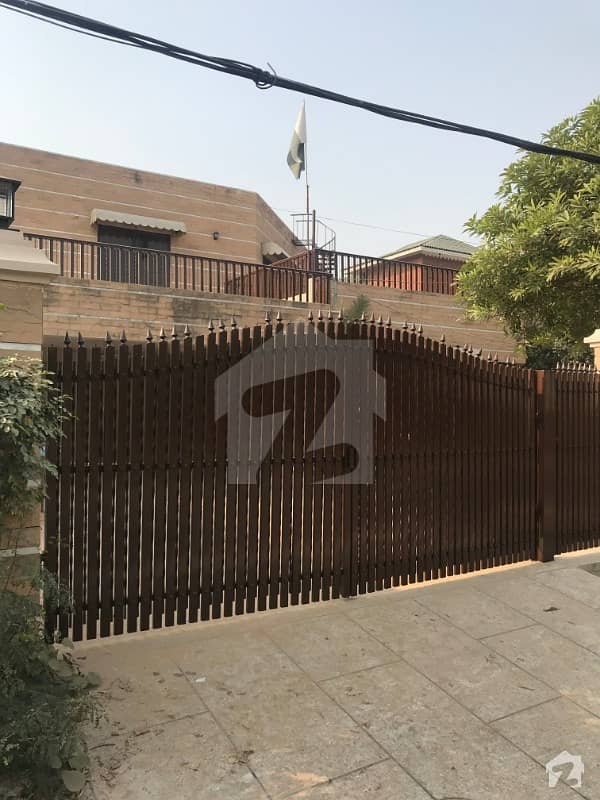 ٹیک سوسائٹی ۔ بلاک اے ٹیک سوسائٹی لاہور میں 5 کمروں کا 1. 6 کنال مکان 2 لاکھ میں کرایہ پر دستیاب ہے۔