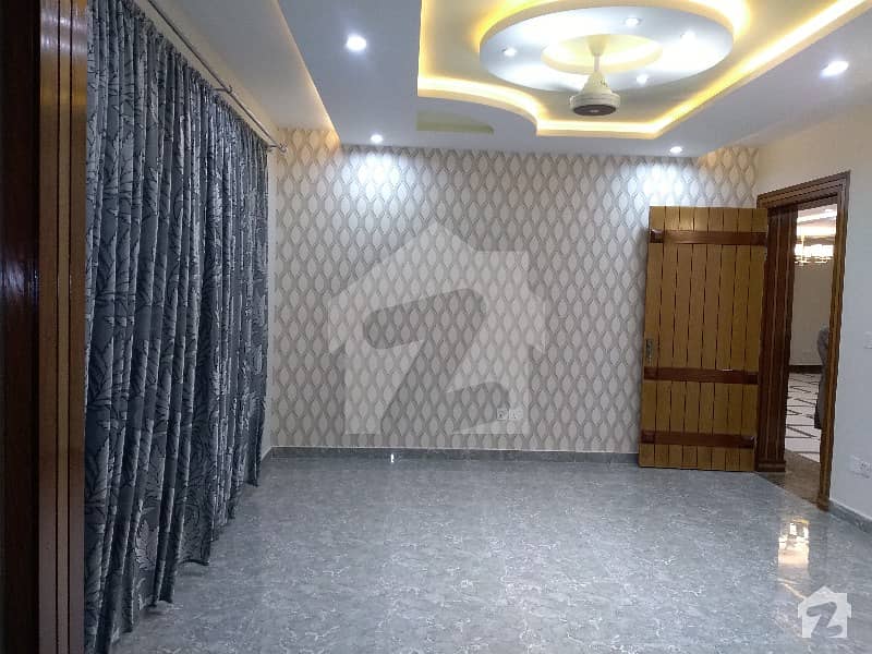 Brand new 2kanal upper portion available on rent