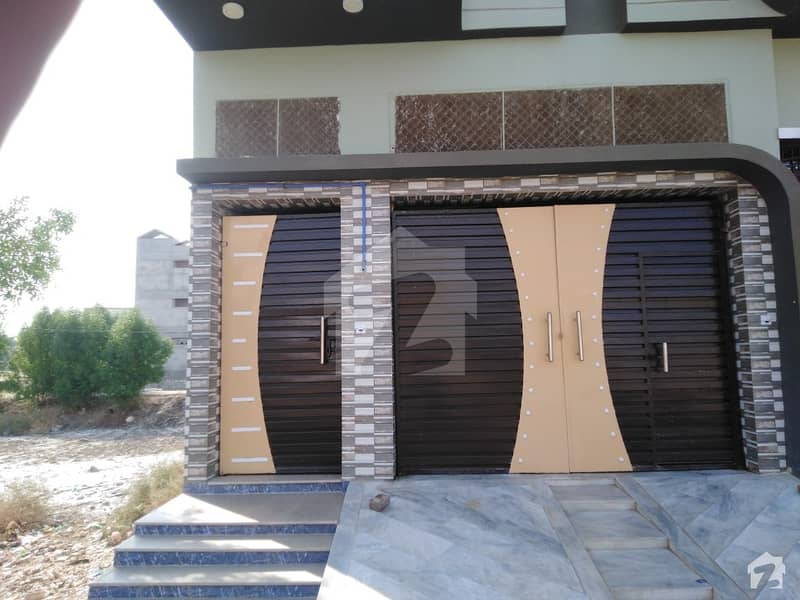 مہران ہاؤسنگ سکیم سکھر میں 7 کمروں کا 6 مرلہ مکان 1.8 کروڑ میں برائے فروخت۔