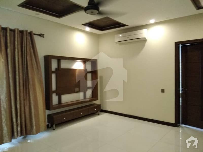 1 Kanal House Is Available For Rent Located In Phase 3 Block Z Dha Defence