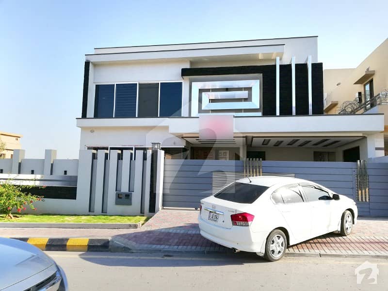 بحریہ ٹاؤن فیز 7 بحریہ ٹاؤن راولپنڈی راولپنڈی میں 5 کمروں کا 1 کنال مکان 4. 6 کروڑ میں برائے فروخت۔