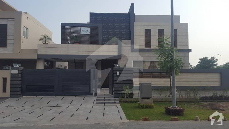 ONE KANAL BUNGALOW FOR SALE NEAR FACING COMMERCIAL AND MOSQUE