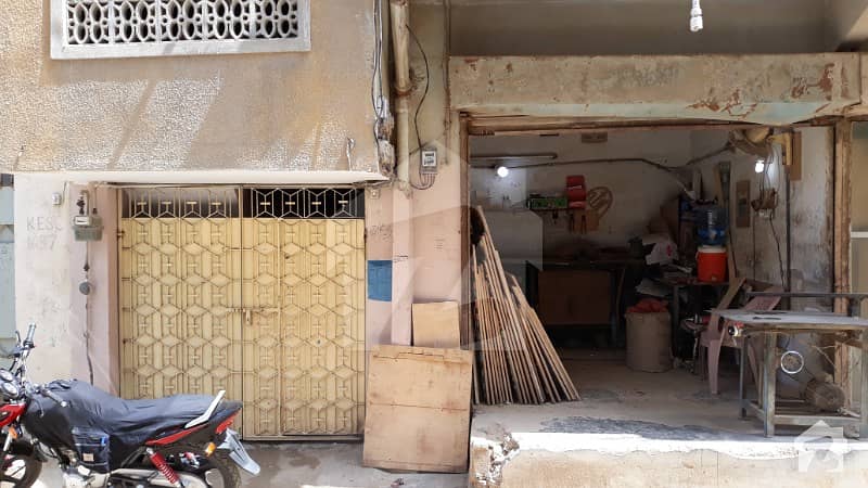 عزیز آباد گلبرگ ٹاؤن کراچی میں 8 کمروں کا 6 مرلہ مکان 1.7 کروڑ میں برائے فروخت۔