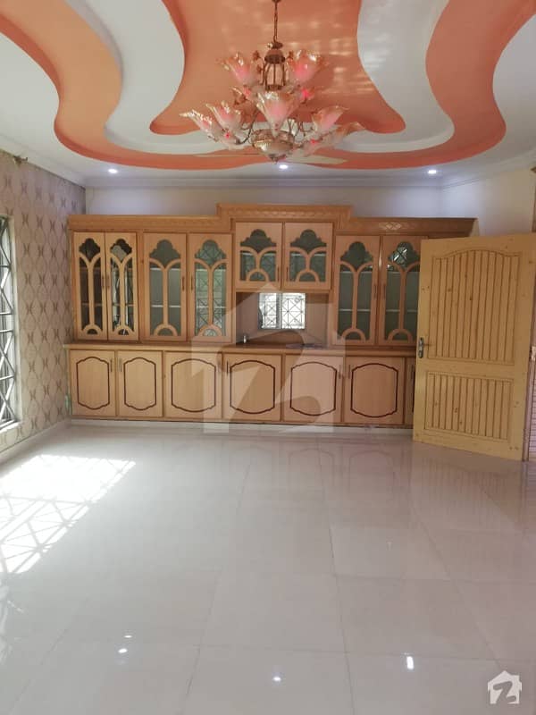 گلریز ہاؤسنگ سکیم راولپنڈی میں 10 کمروں کا 10 مرلہ مکان 1.65 کروڑ میں برائے فروخت۔