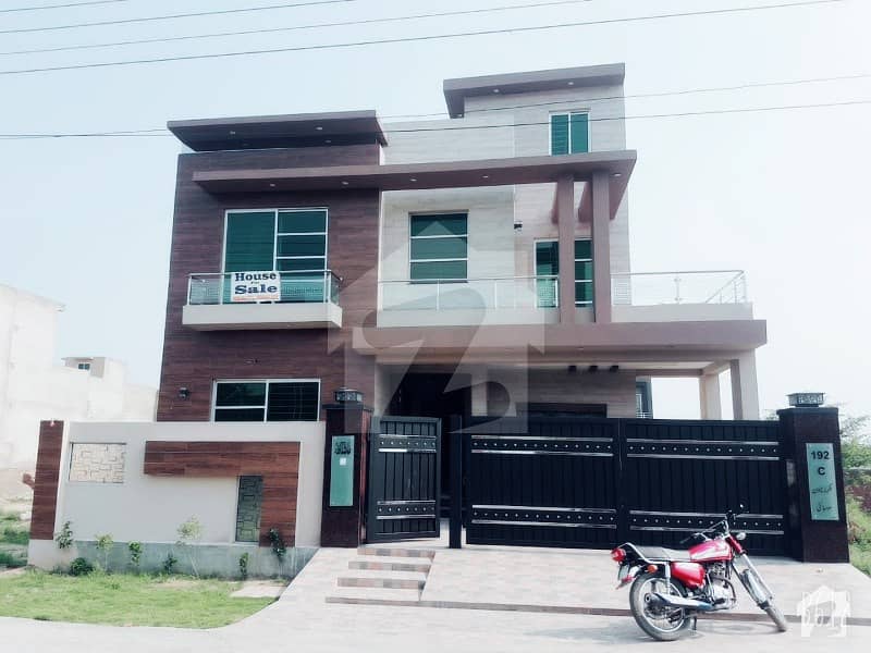 Brand New Superb Location 10 Marla Solid Bungalow For Sale