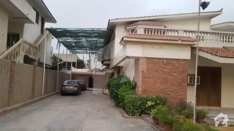 نارتھ ناظم آباد ۔ بلاک ایف نارتھ ناظم آباد کراچی میں 5 کمروں کا 2 کنال مکان 12 کروڑ میں برائے فروخت۔