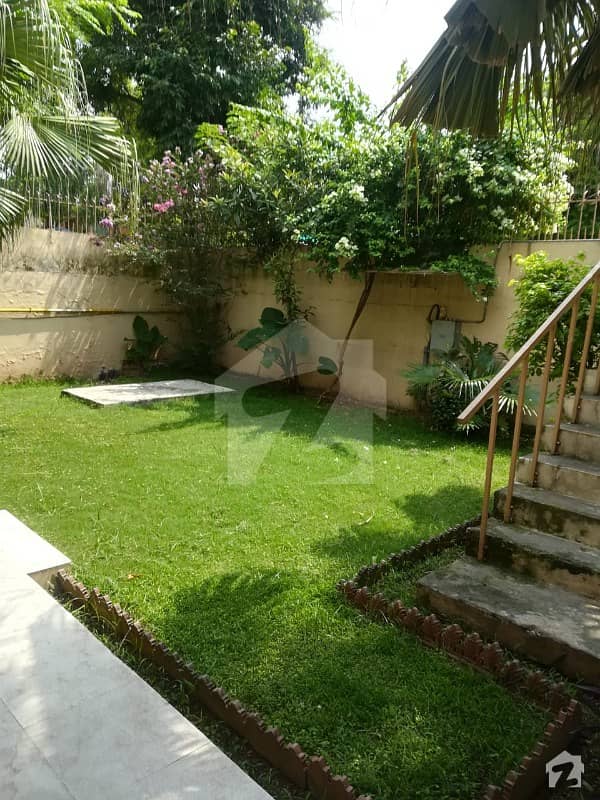 PROPERTY CONNECTS OFFERS beautiful lawn 1 Kanal full house available for rent in f7
