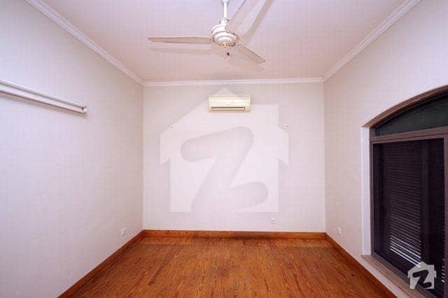 1 Kanal Upper Portion For Rent In Phase 4