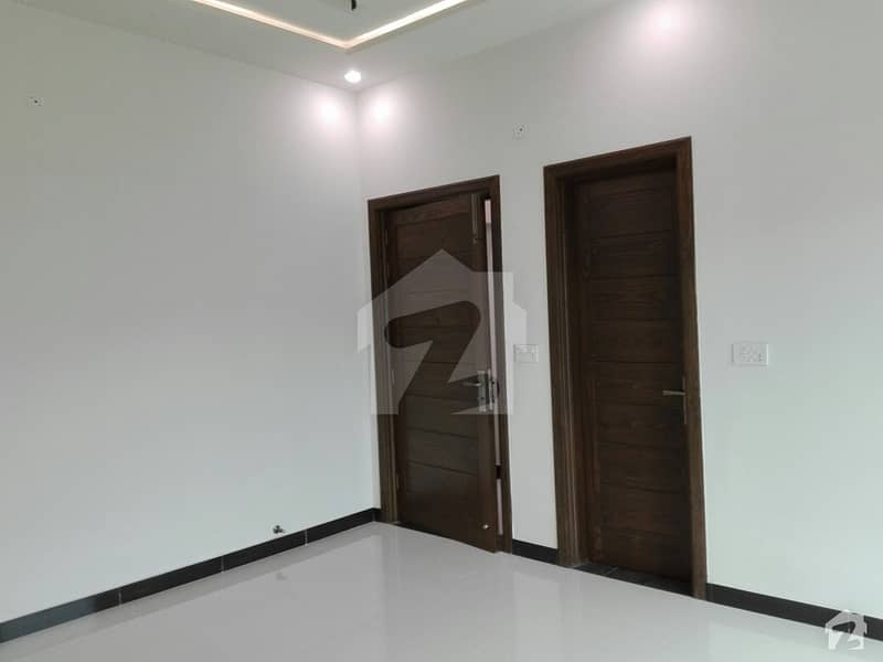 ماڈل سٹی ون کینال روڈ فیصل آباد میں 3 کمروں کا 5 مرلہ مکان 1. 1 کروڑ میں برائے فروخت۔