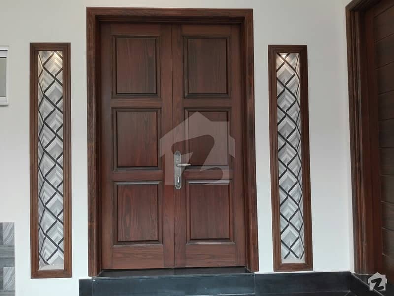 ماڈل سٹی ون کینال روڈ فیصل آباد میں 3 کمروں کا 5 مرلہ مکان 1. 15 کروڑ میں برائے فروخت۔