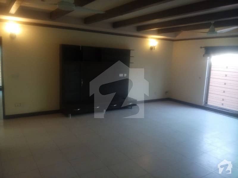 1 Kanal OUTCLASS BEAUTIFUL house in Valencia town at prime location BLOCK D Near PARK