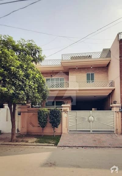 7.5 Marla Well Maintained House In Block F-2 Johar Town 7.5 Marla Well Maintained House In Block F-2 Johar Town