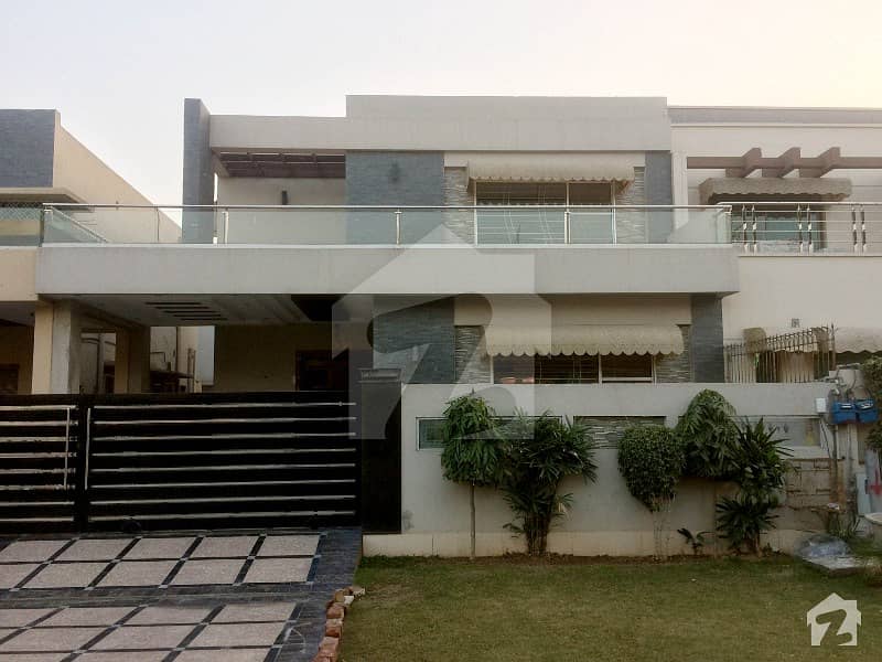 Original Add Full Basement 5 Beds Royal Villa For Sale Original Add Full Basement 5 Beds Royal Villa For Sale