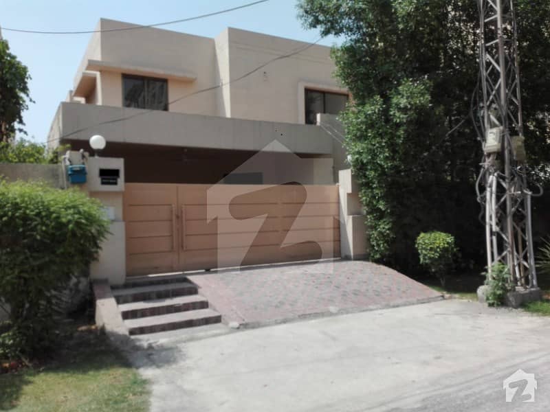 Beautiful 10 Marla 3 Beds Upper Portion Available For Rent In DHA Phase 8 M Block