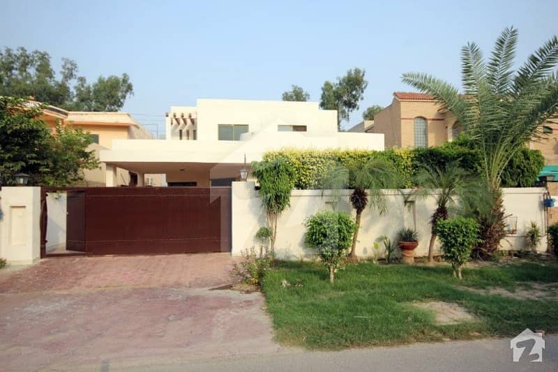 10 Marla Upper Portion For rent in Tariq Garden Lahore Block A