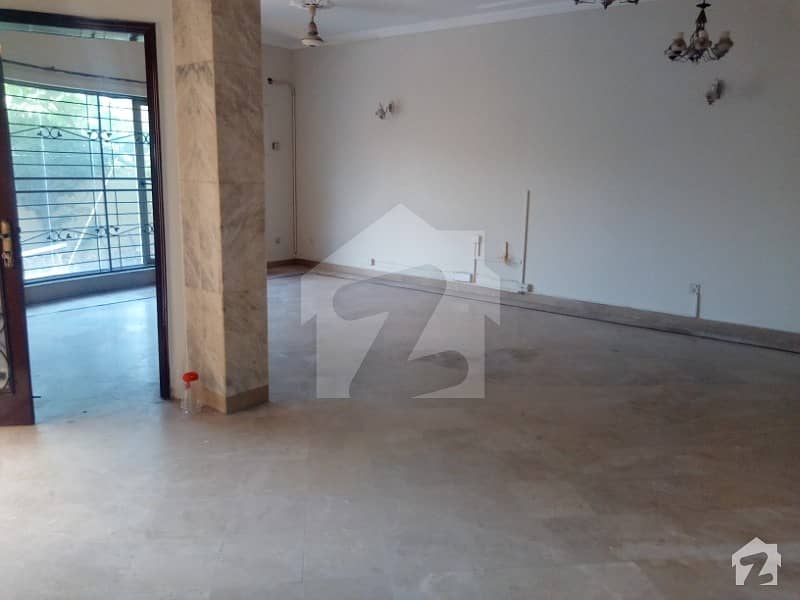 10 Marla Full House For Rent In DHA Phase 4 Lahore