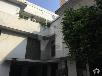 10 Marla Double Story House For Sale in Sanda