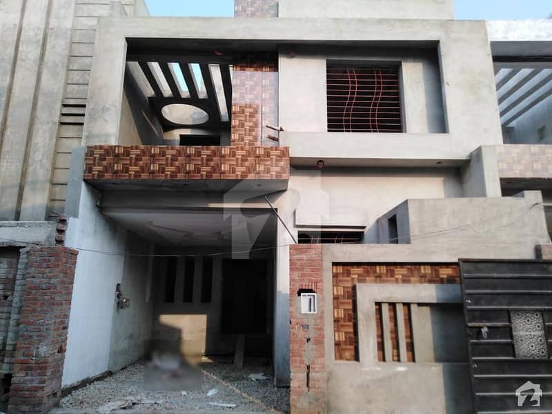 کشمیر روڈ سیالکوٹ میں 6 مرلہ مکان 1. 6 کروڑ میں برائے فروخت۔
