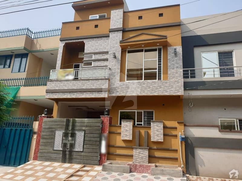5 Marla Ultra Modern House Triple Storey Solid Construction Very Very Hot Location