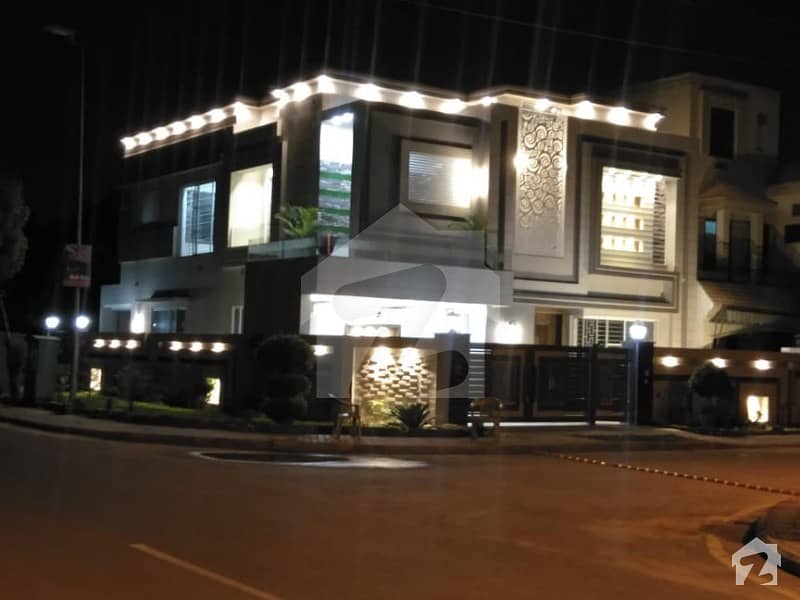 12 Marla Ideal Location Corner House For Sale In Jasmine Block Of Bahria Town Lahore