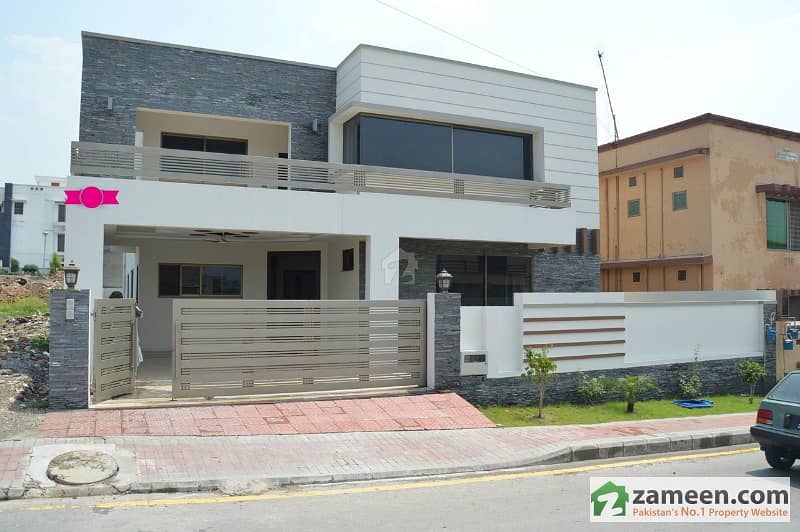 I Kanal Excellent Location 5 Beds House For Sale In Bahria Phase 3