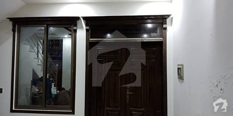 نیشنل پولیس فاؤنڈیشن او ۔ 9 اسلام آباد میں 5 کمروں کا 10 مرلہ مکان 1. 6 کروڑ میں برائے فروخت۔