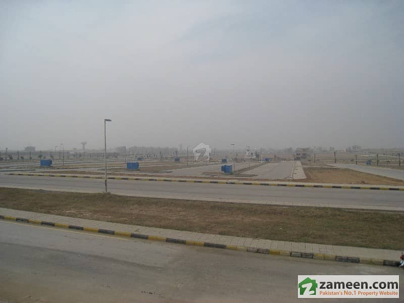 Good Location 1 Kanal Plot For Sale In Bahria Town Phase 8 - Block A