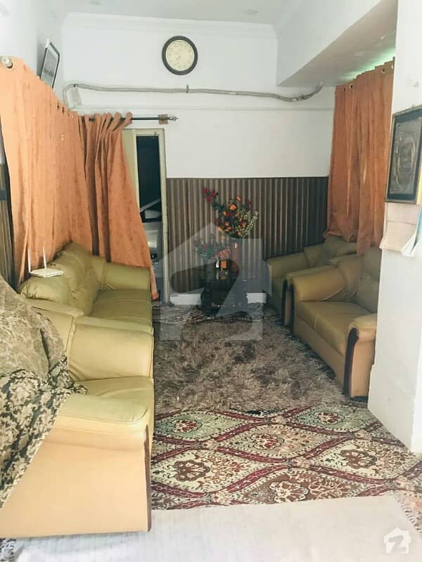واہ کینٹ واہ میں 7 کمروں کا 14 مرلہ مکان 2.5 کروڑ میں برائے فروخت۔