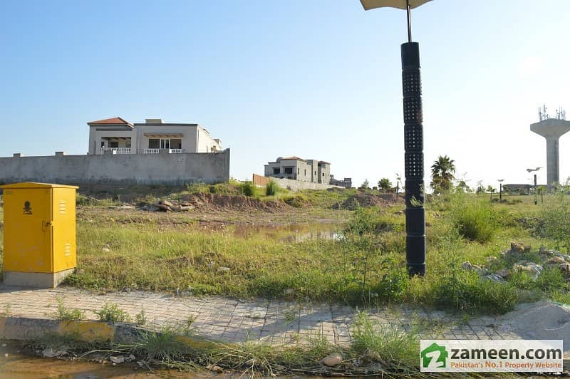 500 Square Yard Plot For Sale in DHA-I Sector F